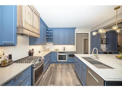 880 Metler Rd Road, Fenwick, ON - Indoor Photo Showing Kitchen With Double Sink With Upgraded Kitchen