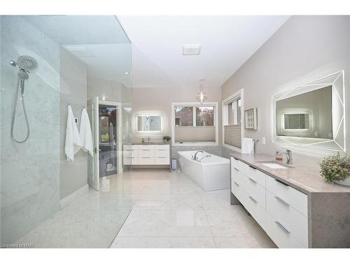 880 Metler Rd Road, Fenwick, ON - Indoor Photo Showing Bathroom