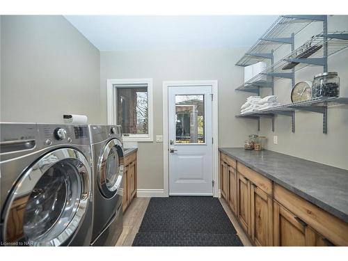 880 Metler Rd Road, Fenwick, ON - Indoor Photo Showing Laundry Room