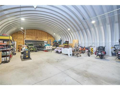 880 Metler Rd Road, Fenwick, ON - Indoor Photo Showing Garage