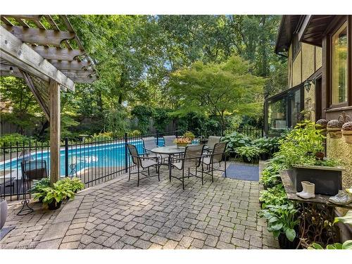 7091 Mount Forest Lane, Niagara Falls, ON - Outdoor With In Ground Pool With Deck Patio Veranda