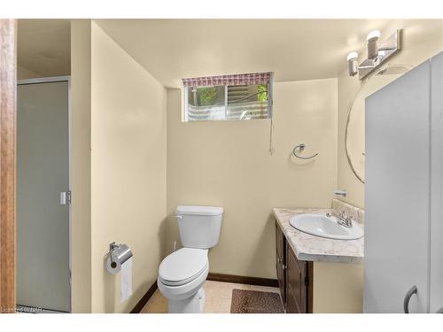 7091 Mount Forest Lane, Niagara Falls, ON - Indoor Photo Showing Bathroom