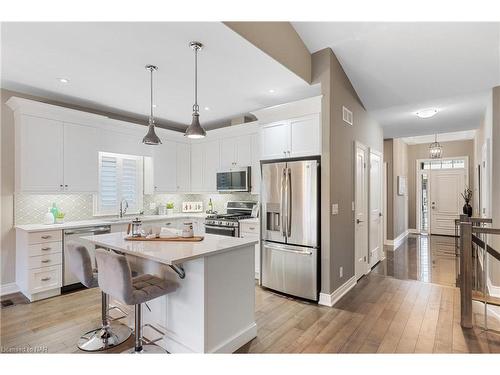 17-3340 Culp Road, Vineland Station, ON - Indoor Photo Showing Kitchen With Upgraded Kitchen