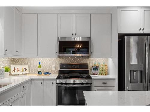 17-3340 Culp Road, Vineland Station, ON - Indoor Photo Showing Kitchen