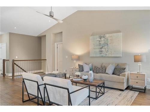 17-3340 Culp Road, Vineland Station, ON - Indoor Photo Showing Living Room