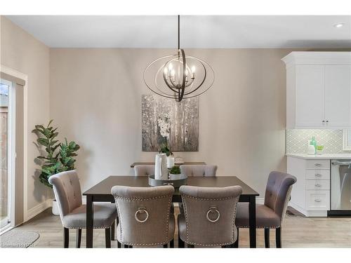 17-3340 Culp Road, Vineland Station, ON - Indoor Photo Showing Dining Room