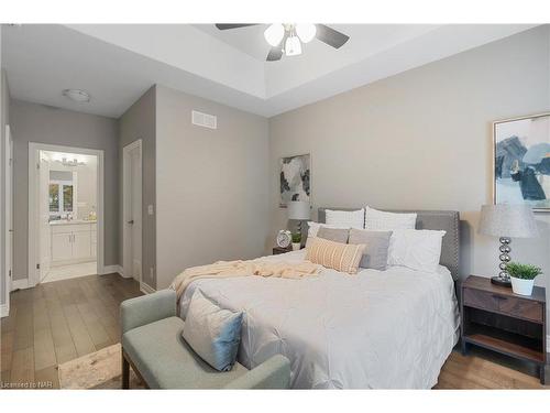 17-3340 Culp Road, Vineland Station, ON - Indoor Photo Showing Bedroom