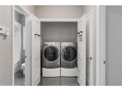 17-3340 Culp Road, Vineland Station, ON - Indoor Photo Showing Laundry Room