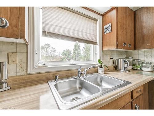 430 Concession 7 Road, Niagara-On-The-Lake, ON - Indoor Photo Showing Kitchen With Double Sink