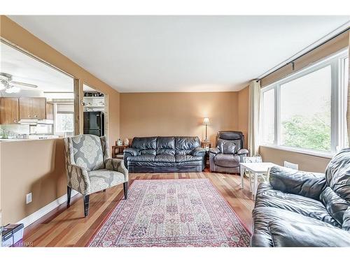 430 Concession 7 Road, Niagara-On-The-Lake, ON - Indoor Photo Showing Living Room