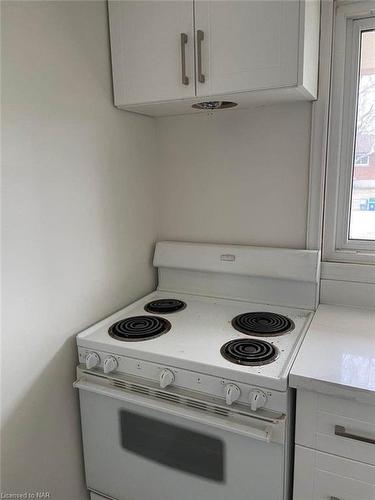 Upper-5 Clearview Heights, St. Catharines, ON - Indoor Photo Showing Kitchen