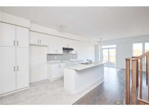 219 Port Crescent, Welland, ON - Indoor Photo Showing Kitchen