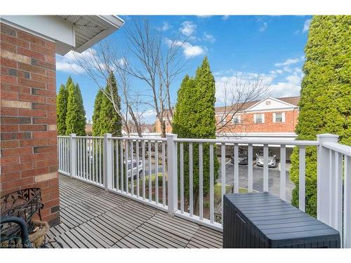 203-4090 John Charles Boulevard, Vineland, ON - Outdoor With Balcony