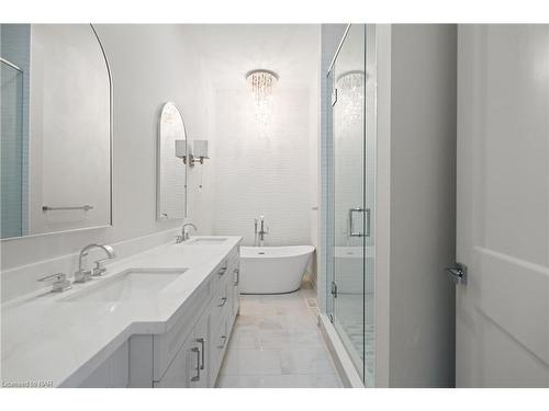 492 Vine Street, St. Catharines, ON - Indoor Photo Showing Bathroom