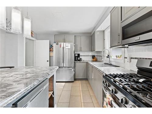 65 Mccrae Drive, Welland, ON - Indoor Photo Showing Kitchen With Stainless Steel Kitchen With Upgraded Kitchen