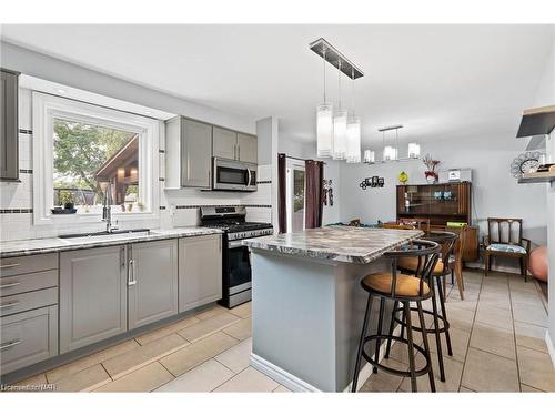 65 Mccrae Drive, Welland, ON - Indoor Photo Showing Kitchen With Stainless Steel Kitchen