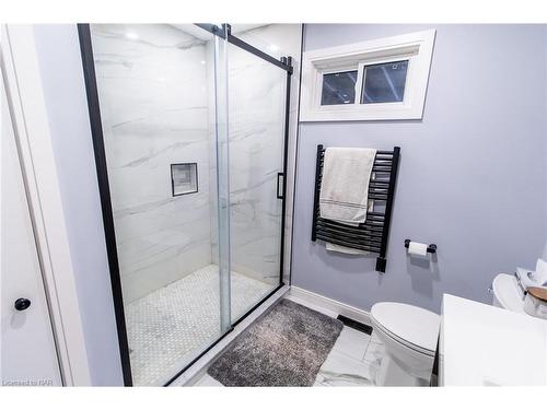 40252 Forks Road, Wainfleet, ON - Indoor Photo Showing Bathroom