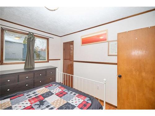 40252 Forks Road, Wainfleet, ON - Indoor Photo Showing Bedroom