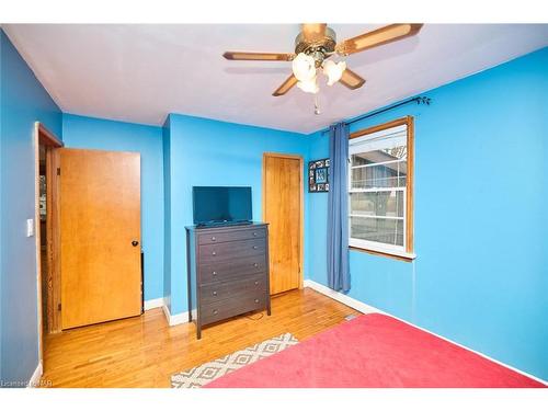 40252 Forks Road, Wainfleet, ON - Indoor Photo Showing Bedroom