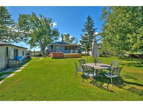 40252 Forks Road, Wainfleet, ON - Outdoor With Deck Patio Veranda With Backyard