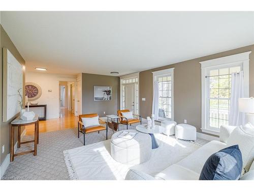 1741 Third Street, St. Catharines, ON - Indoor Photo Showing Living Room