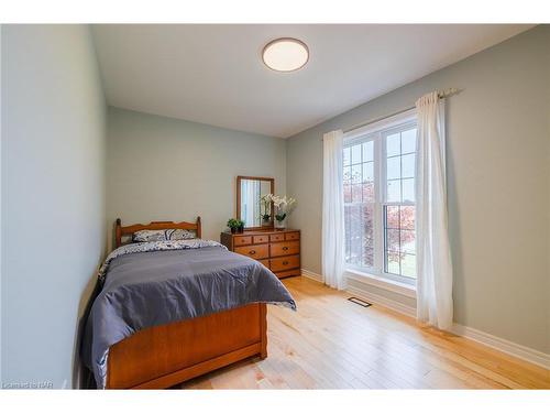 1741 Third Street, St. Catharines, ON - Indoor Photo Showing Bedroom