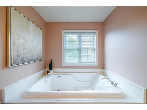 1741 Third Street, St. Catharines, ON - Indoor Photo Showing Bathroom