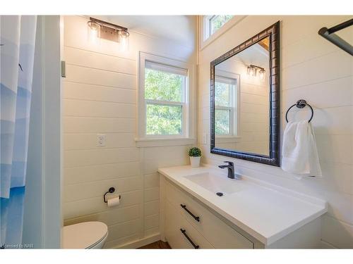 1741 Third Street, St. Catharines, ON - Indoor Photo Showing Bathroom