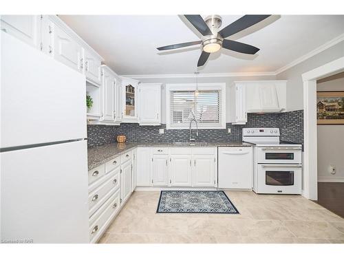 47 Monarch Park Drive, St. Catharines, ON - Indoor Photo Showing Kitchen