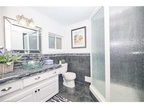 47 Monarch Park Drive, St. Catharines, ON - Indoor Photo Showing Bathroom