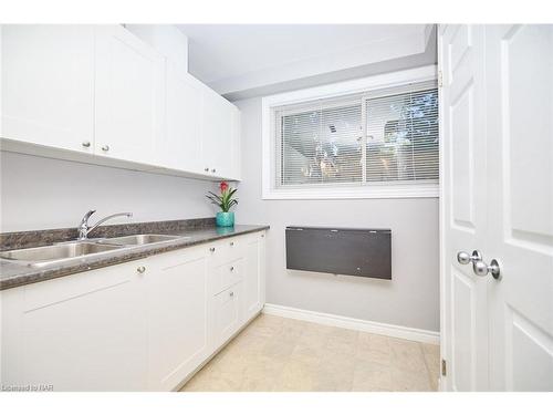 47 Monarch Park Drive, St. Catharines, ON - Indoor Photo Showing Kitchen With Double Sink