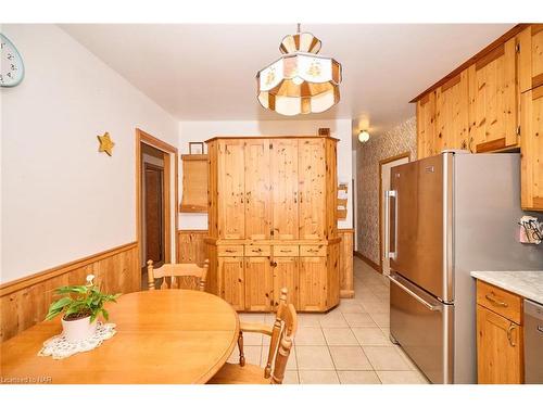 19 Melrose Avenue, St. Catharines, ON - Indoor Photo Showing Dining Room