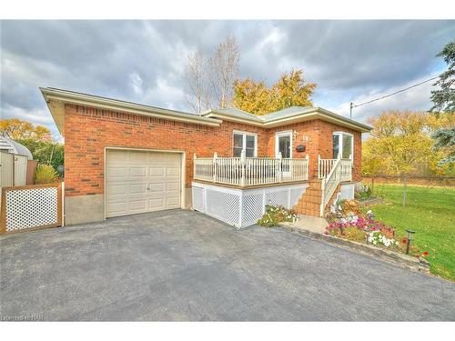 19 Melrose Avenue, St. Catharines, ON - Outdoor With Deck Patio Veranda