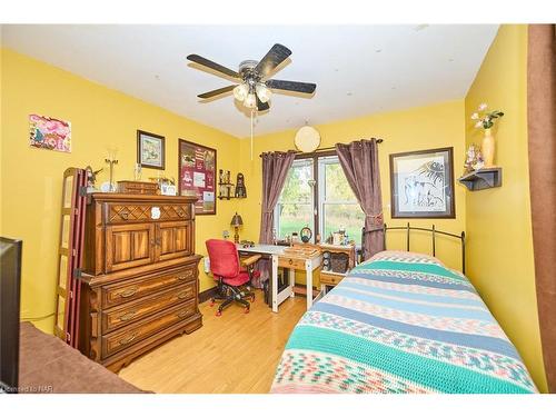 19 Melrose Avenue, St. Catharines, ON - Indoor Photo Showing Bedroom