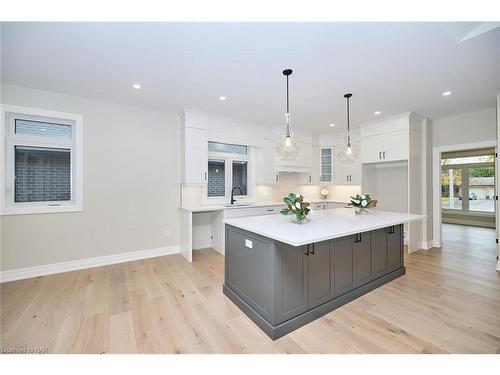 1125 Balfour Street, Fenwick, ON - Indoor Photo Showing Kitchen With Upgraded Kitchen