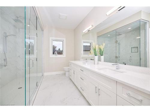 1125 Balfour Street, Fenwick, ON - Indoor Photo Showing Bathroom