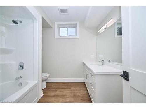 1125 Balfour Street, Fenwick, ON - Indoor Photo Showing Bathroom