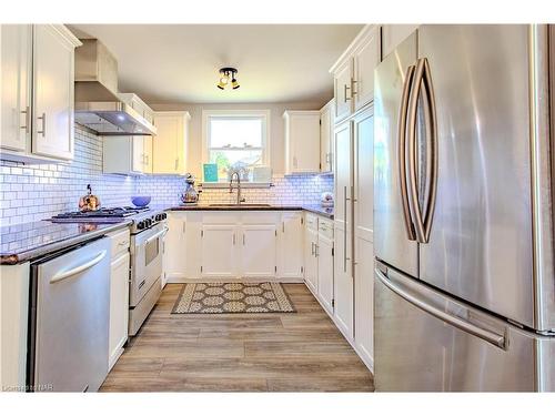 289 Derby Road, Crystal Beach, ON - Indoor Photo Showing Kitchen With Stainless Steel Kitchen With Upgraded Kitchen