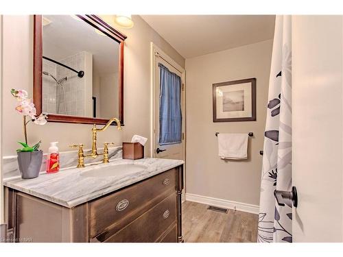 289 Derby Road, Crystal Beach, ON - Indoor Photo Showing Bathroom