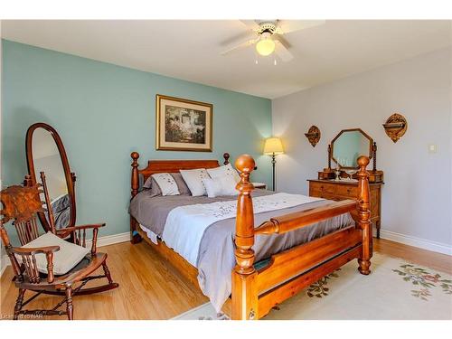 289 Derby Road, Crystal Beach, ON - Indoor Photo Showing Bedroom