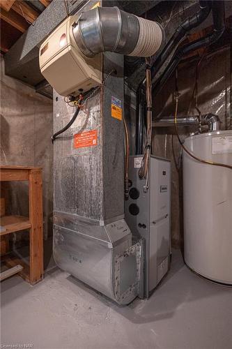 4479 Mitchell Avenue, Niagara Falls, ON - Indoor Photo Showing Basement