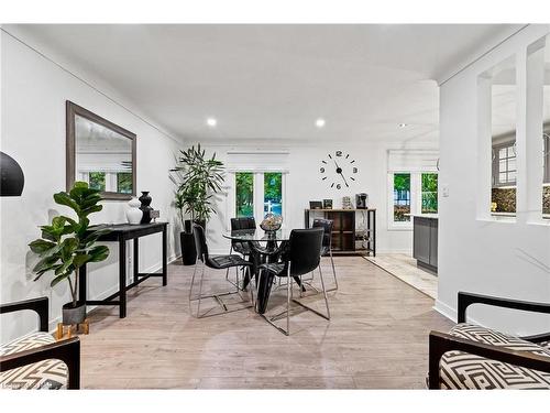 7180 Woodington Road, Niagara Falls, ON - Indoor Photo Showing Dining Room