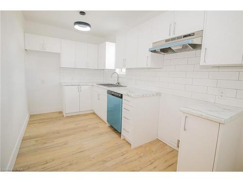 4-185 Welland Street, Port Colborne, ON - Indoor Photo Showing Kitchen