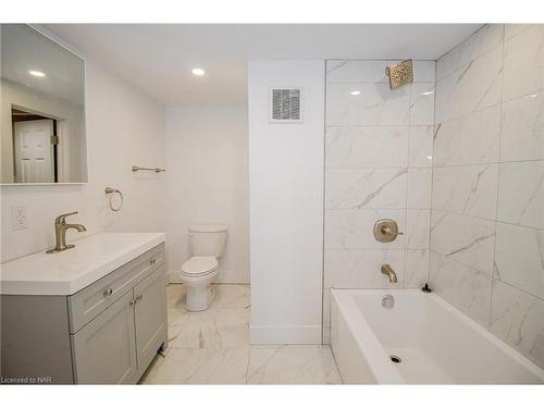 4-185 Welland Street, Port Colborne, ON - Indoor Photo Showing Bathroom