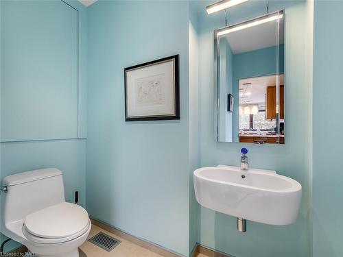 1 Bolingbroke Road, Toronto, ON - Indoor Photo Showing Bathroom