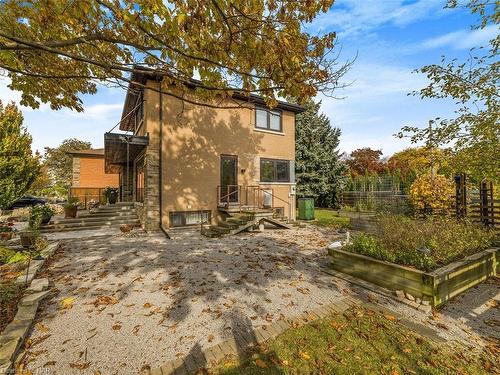 1 Bolingbroke Road, Toronto, ON - Outdoor