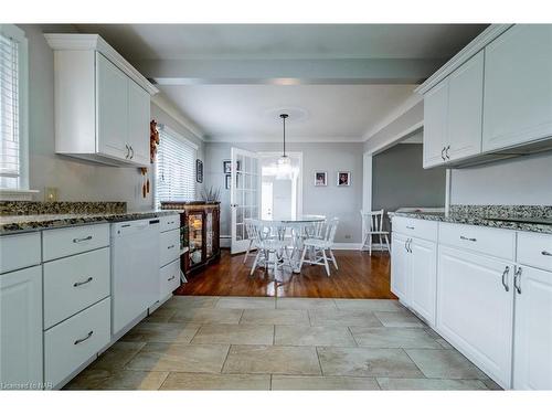 24 Munro Street, Thorold, ON - Indoor Photo Showing Kitchen