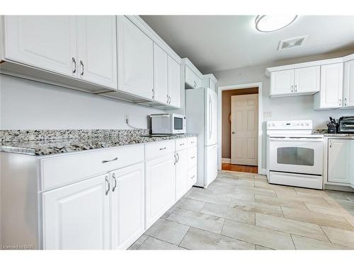 24 Munro Street, Thorold, ON - Indoor Photo Showing Kitchen