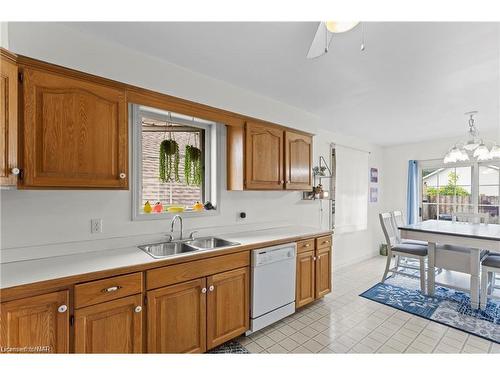 550 Albany Street, Fort Erie, ON - Indoor Photo Showing Kitchen With Double Sink