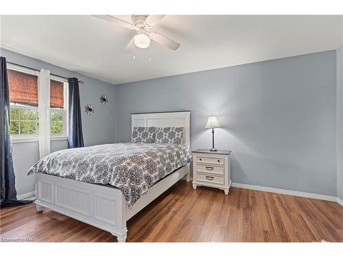 550 Albany Street, Fort Erie, ON - Indoor Photo Showing Bedroom